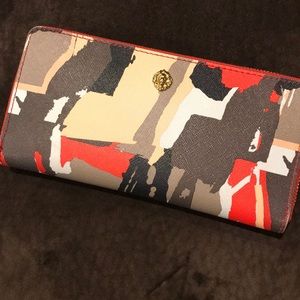 ⚠️Anne Klein multicolor zip up wallet⚠️